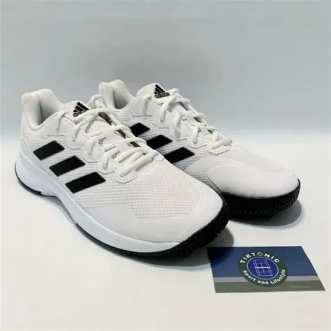 sepatu-tenis-adidas-pria-Sepatu-Tenis